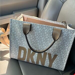 DKNY TOTE